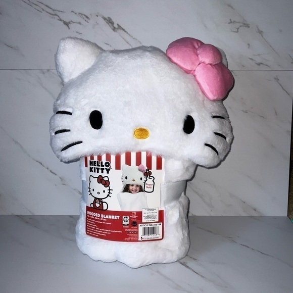 Hello Kitty Hooded Blanket - Picture 2 of 10